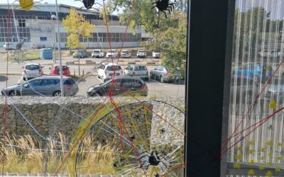 Réappropriation devant la salle d’Arts Plastiques